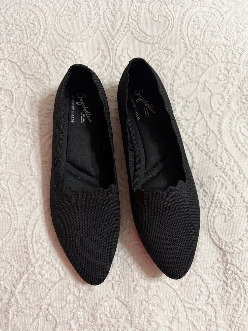 NWOT! Seychelles Black Knit Pointed Scallop-Trim Flats Size 7M